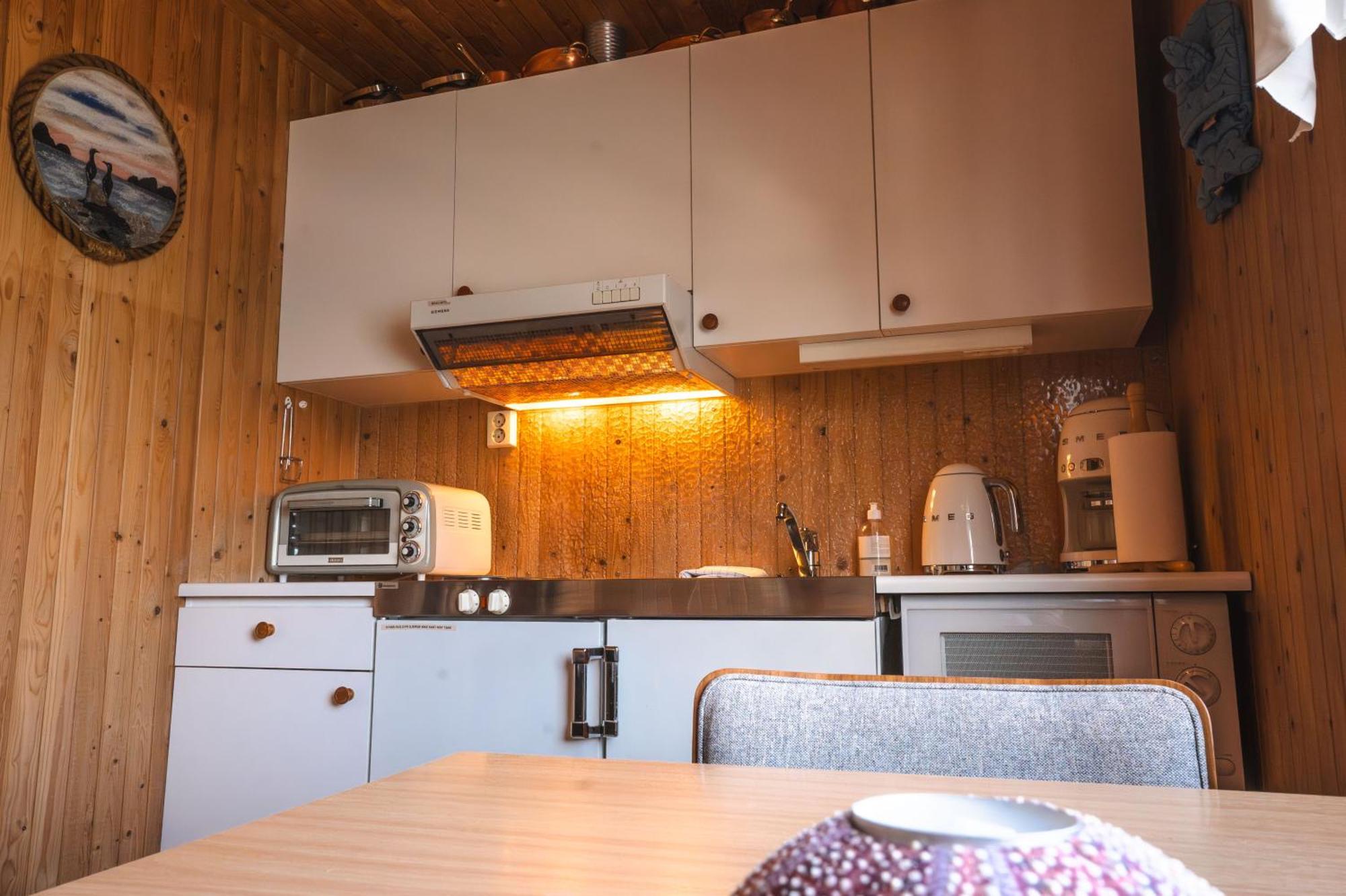 Feriehus Rostad Retro Rorbuer *